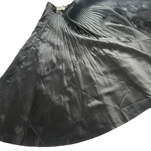 GORGEOUS VINTAGE BLACK CIRCLE SKIRT WITH DIAMOND PATTERN size 27in waist - Picture 8 of 11